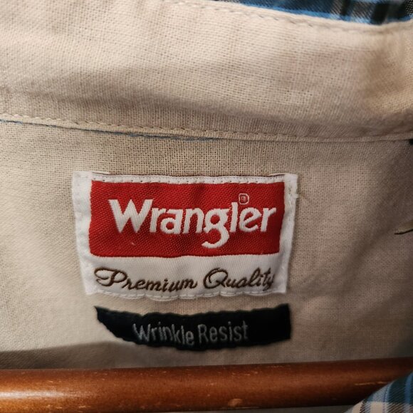 Wrangler Men’s 2XL Short Sleeve Button Down Shirt Blue White Plaid - Picture 5 of 6